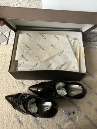 Scarpe con tacco in vernice cafènoir