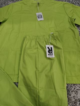 Conjunto sanitario verde lima Talla L