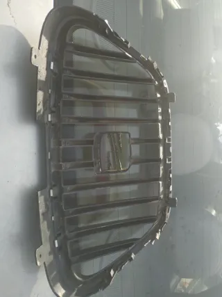 Rejilla Seat León (sin insignia)