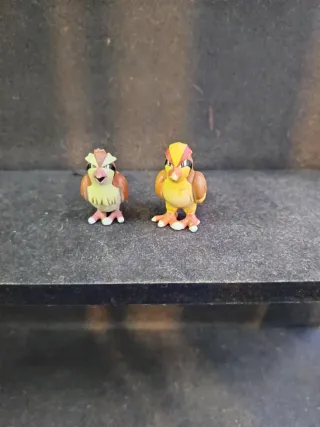 Lote Figuras Pokémon Pidgey y Pidgeot.
