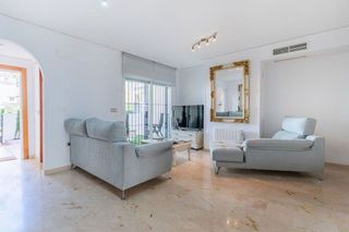 Casa adosada en venta en Elviria en Marbella