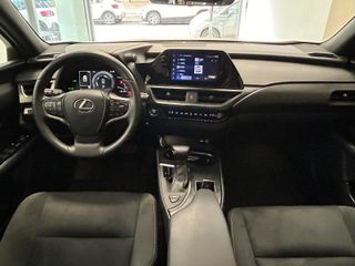 Lexus UX 2.0 250h Business 4WD