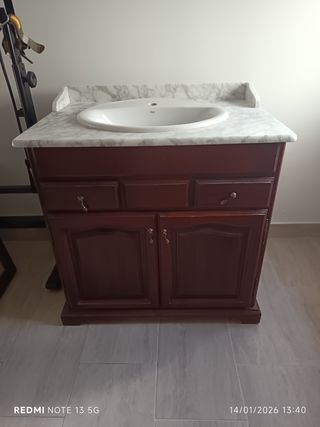 Mueble de baño con espejo