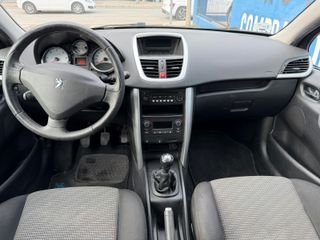 Peugeot 207 2010
