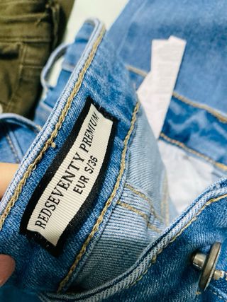 3 piezas- dos vaqueros y una malla