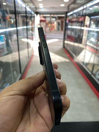 iPhone 16 Pro 256GB Negro Titanio