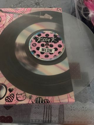 Muñeca LOL Surprise Kitty K Fashion Remix