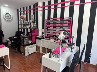 Se traspasa salón sé manicura funcionando hace 10