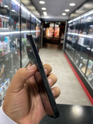 iPhone 16 Pro 128GB Negro Titanio