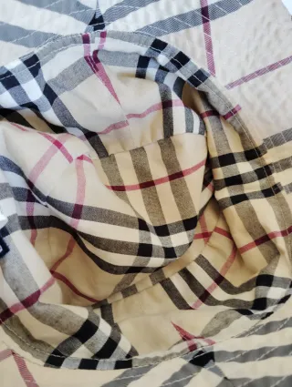 Gorra Burberry Beige y Roja