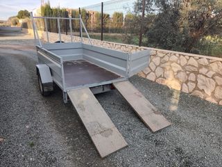 Remolque 750kg con freno y rampas