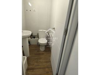 Local comercial en alquiler en Parque Alcosa - Jardines del Edén en Sevilla
