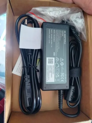 Cargador DONGGUAN BRUJU 45W 19.5V 2.31A