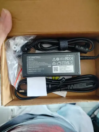 Cargador DONGGUAN BRUJU 45W 19.5V 2.31A