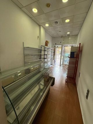 Local comercial en venta en Zona Hispanidad-Vivar Téllez en Vélez-Málaga