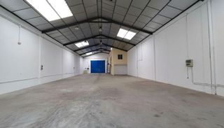 Nave industrial en venta en Cobeña