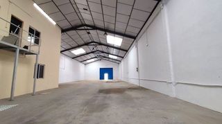 Nave industrial en venta en Cobeña