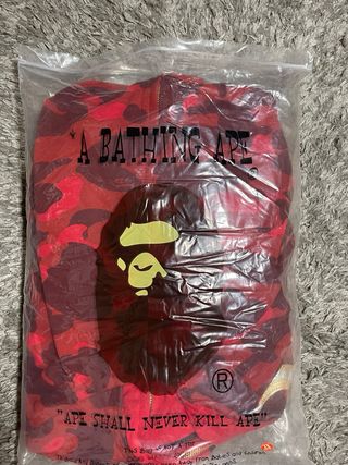 Bape Shark Doble Capucha Roja y Dorada