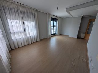 Piso en alquiler en Valdenoja - La Pereda en Santander