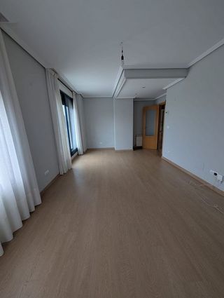 Piso en alquiler en Valdenoja - La Pereda en Santander