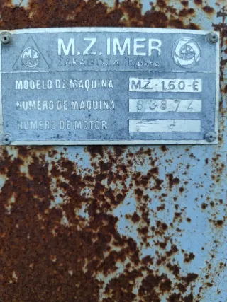 Hormigonera IMER MZ-160 (160L) bastante antigua.