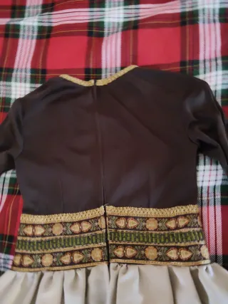 Vestido elegante inspiración Oscar de La Renta