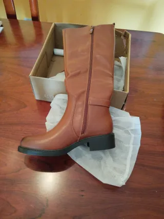 Botas altas símil piel marrones talla 39