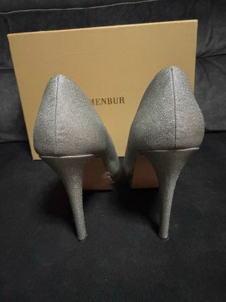 Zapatos de tacón Menbur plateados
