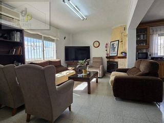 Chalet en venta en Peña de las Águilas en Elche