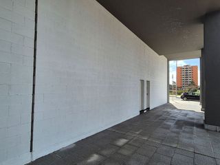 Local comercial en alquiler en Montequinto en Dos Hermanas