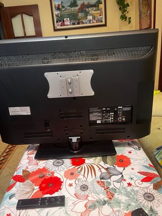 Televisión LG Negra y regalo google car 32 pulgada