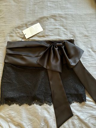 Falda Zara encaje lazo satén