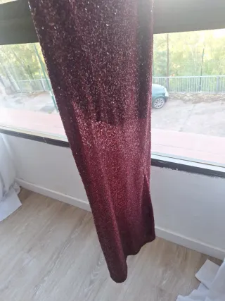 Vestido de fiesta lentejuelas burdeo, nuevo .