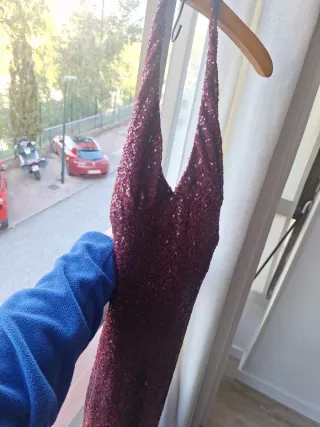 Vestido de fiesta lentejuelas burdeo, nuevo .