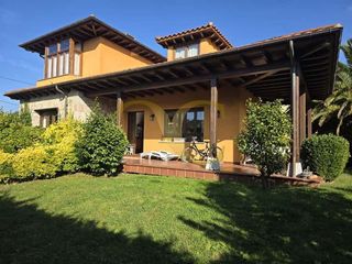 Chalet en venta en Celorio-Poó-Parres en Llanes
