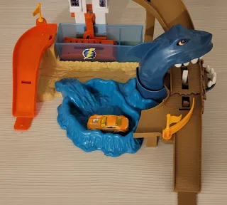 Hot Wheels Pista Tiburón Devorador