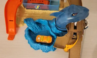 Hot Wheels Pista Tiburón Devorador