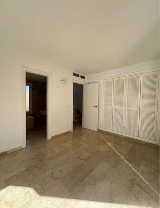 Casa adosada en alquiler en Nueva Andalucía centro en Marbella