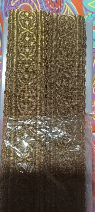 Pasamanería / Galón metálico dorado y marrón