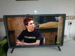 LG Smart TV, con mando y cables funciona,