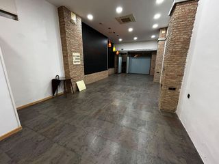 Local comercial en venta en Úbeda