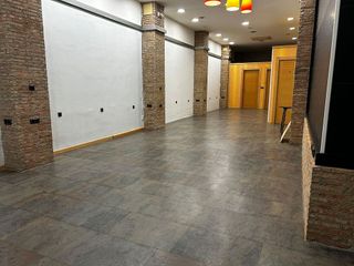 Local comercial en venta en Úbeda