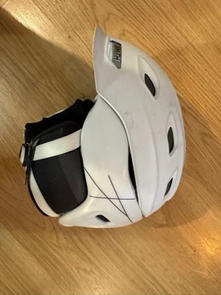 Casco de esquí blanco