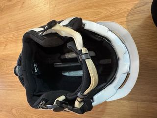 Casco de esquí blanco