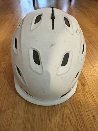 Casco de esquí blanco