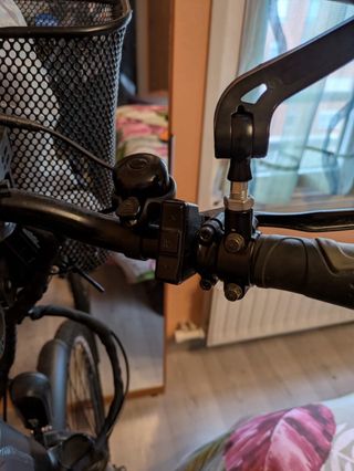 Bicicleta Eléctrica con Maletero