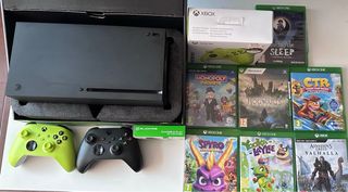 Xbox Series X + 2 mandos + 1 cargador y 7 juegos