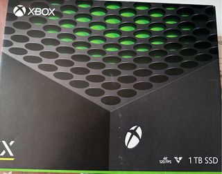 Xbox Series X + 2 mandos + 1 cargador y 7 juegos