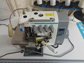 Máquina Remalladora 5 hilos con fruncidor