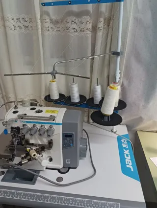 Máquina Remalladora 5 hilos con fruncidor